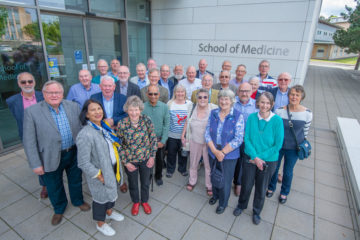 Group photo showing Class of 1972 outside the School of Medicine Building